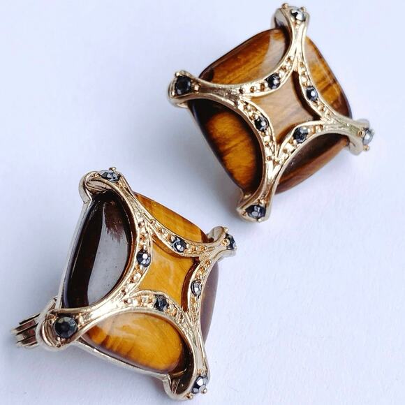 Vintage Monet Mid Century Tiger Eye Clip Earrings, Gemstone, 1960s Jewelry - Picture 3 of 11